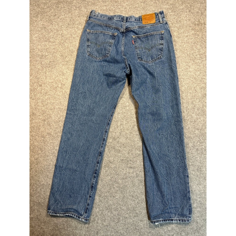 Levis 501 90s Straight Leg Jeans Mens Medium Wash Blue Button Fly Denim W30 L32 - Picture 2 of 10